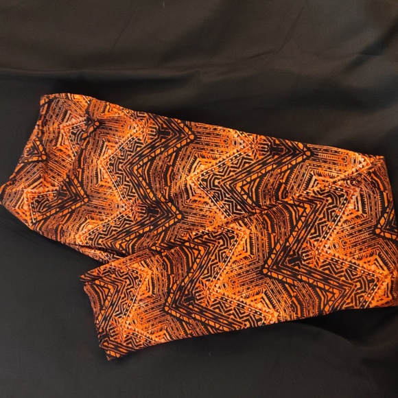 LuLaRoe Pants - LuLaRoe T&C leggings